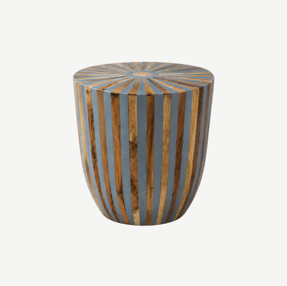 Pedestal table